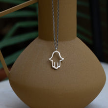 Load image into Gallery viewer, Shiny outline hamsa necklace