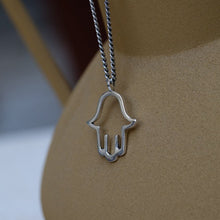 Load image into Gallery viewer, Shiny outline hamsa necklace