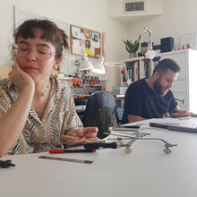 Load image into Gallery viewer, סדנת צורפות זוגית couple jewelry workshop