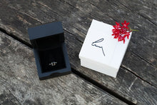 Load image into Gallery viewer, Black diamond engagement ring