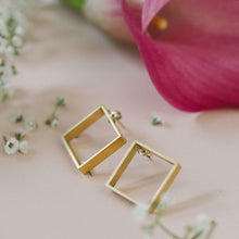 Load image into Gallery viewer, Linea square studs
