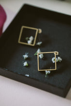 Load image into Gallery viewer, Linea square studs