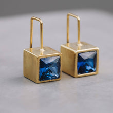 Load image into Gallery viewer, Short drop Cubic Earrings
