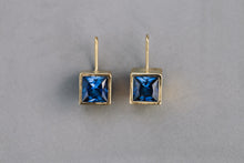 Load image into Gallery viewer, Short drop Cubic Earrings