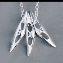 Load image into Gallery viewer, Triple beak necklace