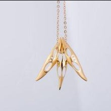 Load image into Gallery viewer, Triple beak necklace