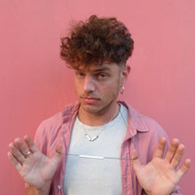 Load image into Gallery viewer, sterling silver V pendant