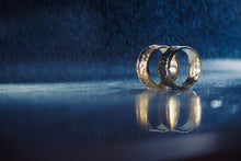 Load image into Gallery viewer, Moon land wedding rings
