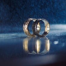 Load image into Gallery viewer, Moon land wedding rings