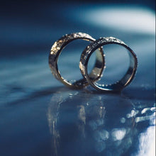 Load image into Gallery viewer, Moon land wedding rings