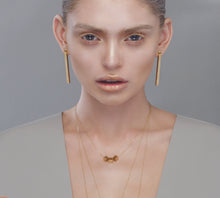 Load image into Gallery viewer, Gentle Arc necklace