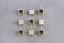 Load image into Gallery viewer, Cubic Stud earrings