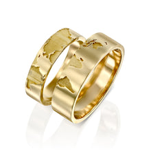 Load image into Gallery viewer, Gold World map wedding rings