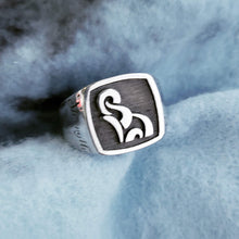 Load image into Gallery viewer, Men&#39;s Square signature ring
