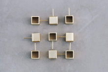 Load image into Gallery viewer, Cubic Stud earrings
