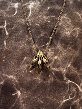 Load image into Gallery viewer, Triple beak necklace
